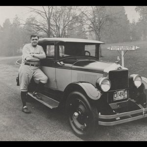Babe Ruth and a Moon Six-Sixty Cabriolet Roadster in Vancouver in 1926.